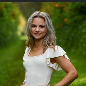 Meet your Posher, Isabella